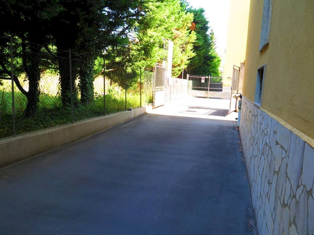 Cortile interno - Box via Milano, Parma - photo 3