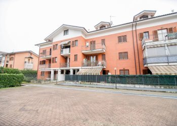 Foto 1 - Quadrilocale VIA GIACOMO OLIVERO
 
9, Leini - foto 1