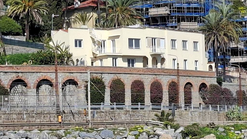 Zona - Trilocale via Charles Garnier, 54, Bordighera - foto 3