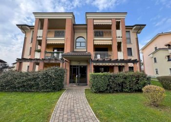 Facciata - Trilocale via per Fornaci, 45, Fagnano Olona - foto 1