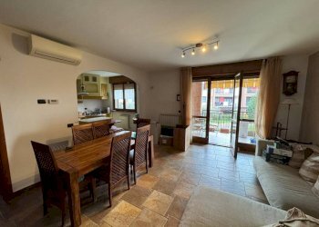 Salone - Trilocale via per Fornaci, 45, Fagnano Olona - foto 2