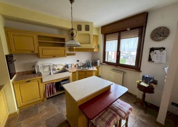 Cucina - Trilocale via per Fornaci, 45, Fagnano Olona - foto 7