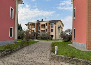 Cortile interno - Trilocale via per Fornaci, 45, Fagnano Olona - foto 34