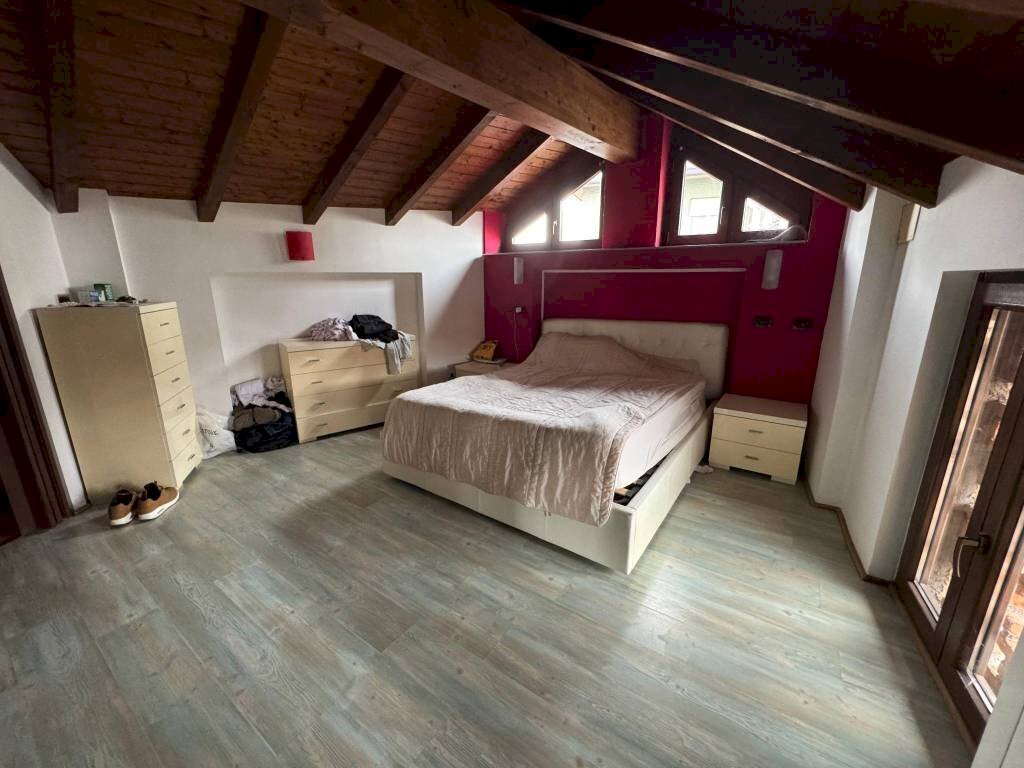 Camera da letto - Independent house via Vittorio Veneto, 8, Caronno Varesino - photo 1