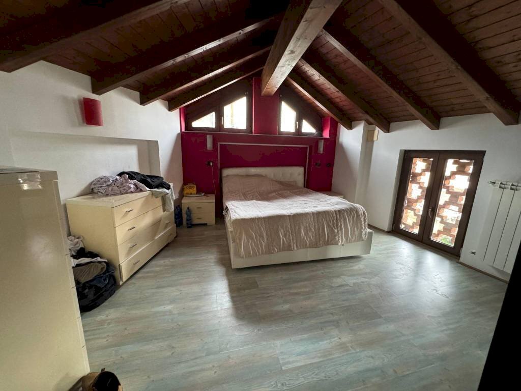 Camera da letto - Independent house via Vittorio Veneto, 8, Caronno Varesino - photo 3