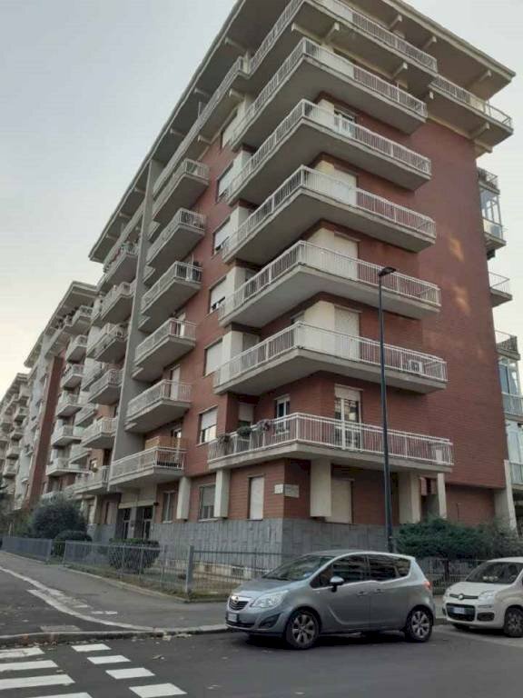 Facciata - Three-room apartment via Pio VII, 94, Torino (neighborhood Lingotto) - photo 1