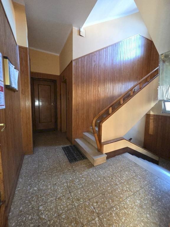 Interno palazzo - Three-room apartment piazza Principe Eugenio, 14, Rivoli - photo 3