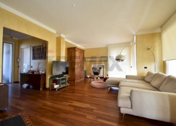 Soggiorno - Villa Via Cesare Pevase
 
10, Varallo Pombia - foto 12