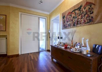 Hall / corridoio - Villa Via Cesare Pevase
 
10, Varallo Pombia - foto 14