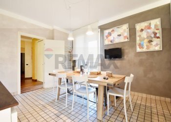 Sala da pranzo - Villa Via Cesare Pevase
 
10, Varallo Pombia - foto 19