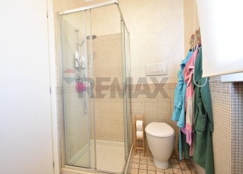 Bagno - Villa Via Cesare Pevase
 
10, Varallo Pombia - foto 20