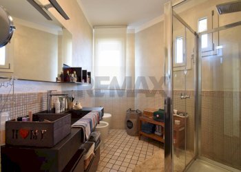 Bagno - Villa Via Cesare Pevase
 
10, Varallo Pombia - foto 21