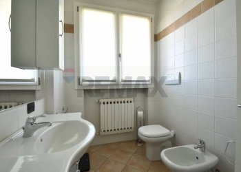 Bagno - Villa Via Cesare Pevase
 
10, Varallo Pombia - foto 27