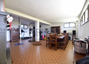Sala da pranzo - Villa Via Cesare Pevase
 
10, Varallo Pombia - foto 28