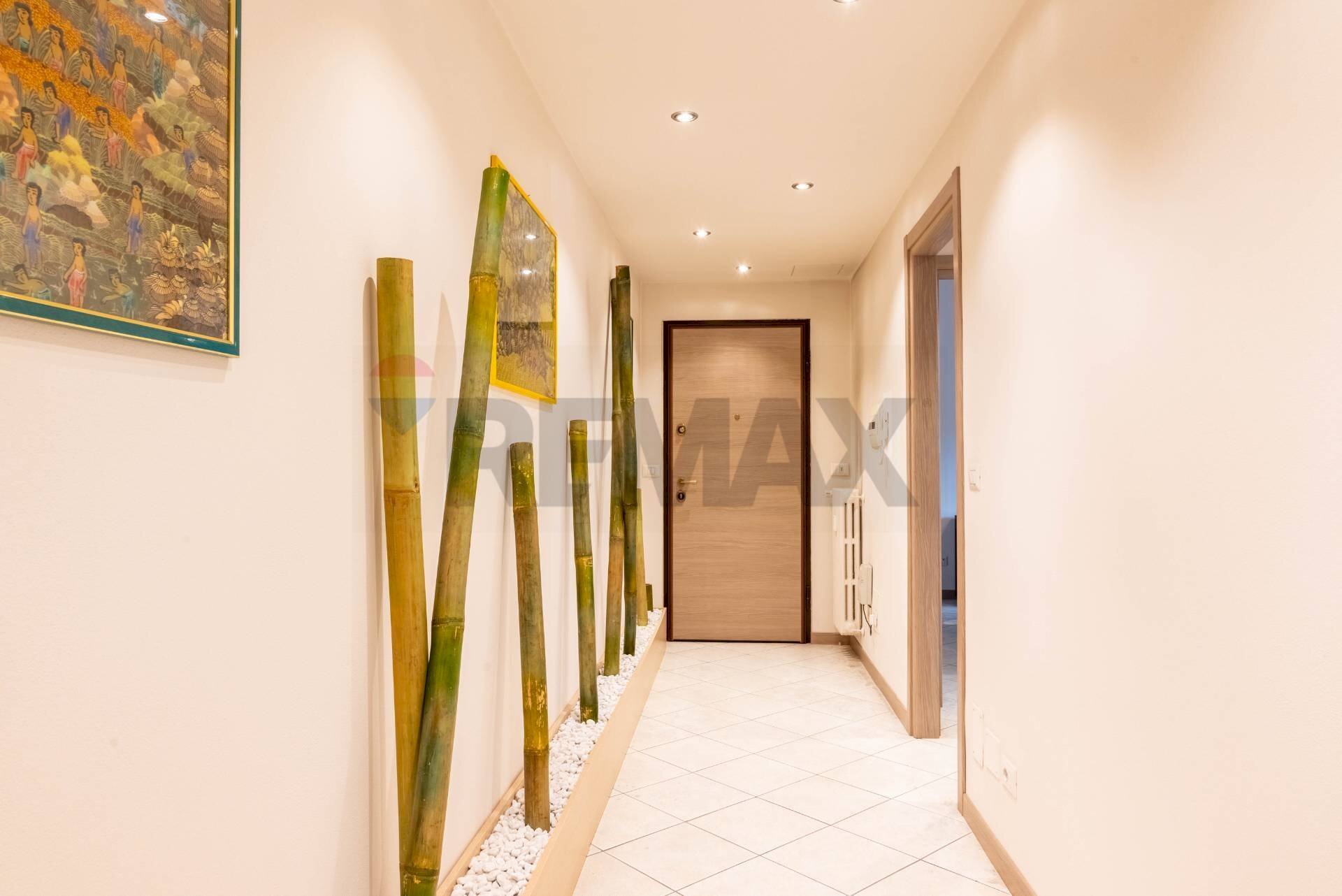 Hall / corridoio - Ufficio Viale Matteotti
 
13, Arona - foto 1