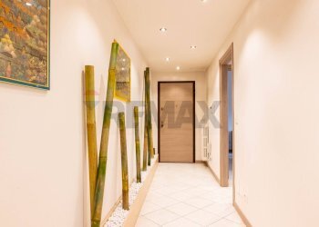 Hall / corridoio - Ufficio Viale Matteotti
 
13, Arona - foto 1