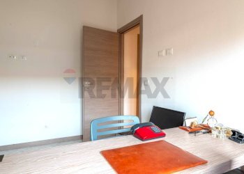 Camera / camera da letto - Ufficio Viale Matteotti
 
13, Arona - foto 7