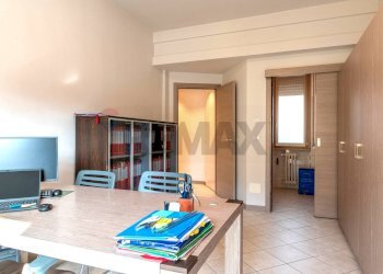 Sala da pranzo - Ufficio Viale Matteotti
 
13, Arona - foto 8