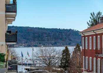 Vista dell\'acqua - Ufficio Viale Matteotti
 
13, Arona - foto 13