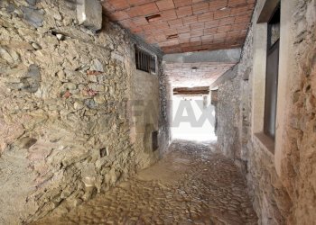 Hall / corridoio - Casa semi indipendente Chiuso del Castello
 
5, Colazza - foto 63