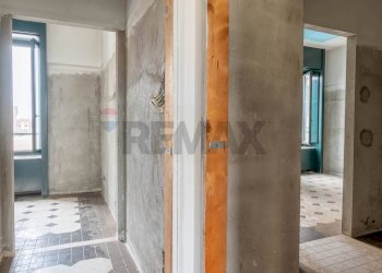 Hall / corridoio - Stable - Palace Piazza Martiri della Libertà, Galliate - photo 7