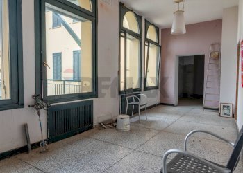 Stanza vuota - Stable - Palace Piazza Martiri della Libertà, Galliate - photo 8