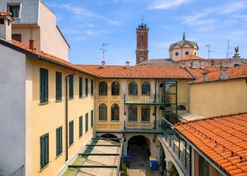Edificio all\'aperto - Stabile - Palazzo Piazza Martiri della Libertà, Galliate - foto 1