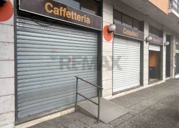 Edificio all\'aperto - Negozio VIA CHINOTTO
 
10, Arona - foto 1