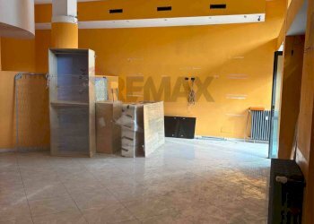 Stanza vuota - Negozio VIA CHINOTTO
 
10, Arona - foto 4