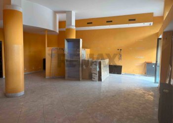 Stanza vuota - Negozio VIA CHINOTTO
 
10, Arona - foto 5