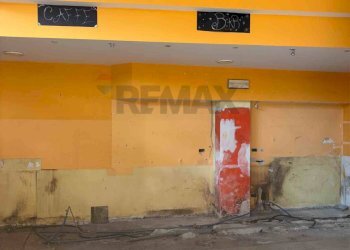 Stanza vuota - Negozio VIA CHINOTTO
 
10, Arona - foto 6