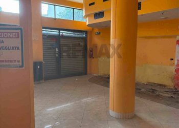 Parcheggio - Negozio VIA CHINOTTO
 
10, Arona - foto 7