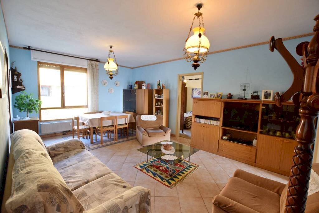 Salone - Appartamento via Giovanni Battista Bertone, 14, Mondovì - foto 2