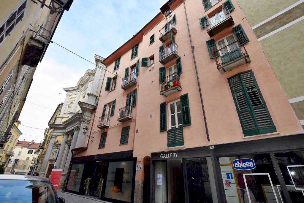 Facciata - Quadrilocale via Sant'Agostino, 22, Mondovì - foto 1