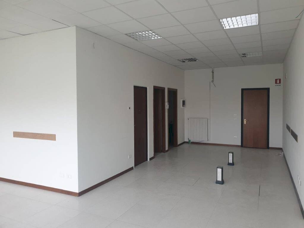 Interno non residenziale - Negozio via dei Muratori, 4, Parma - foto 3