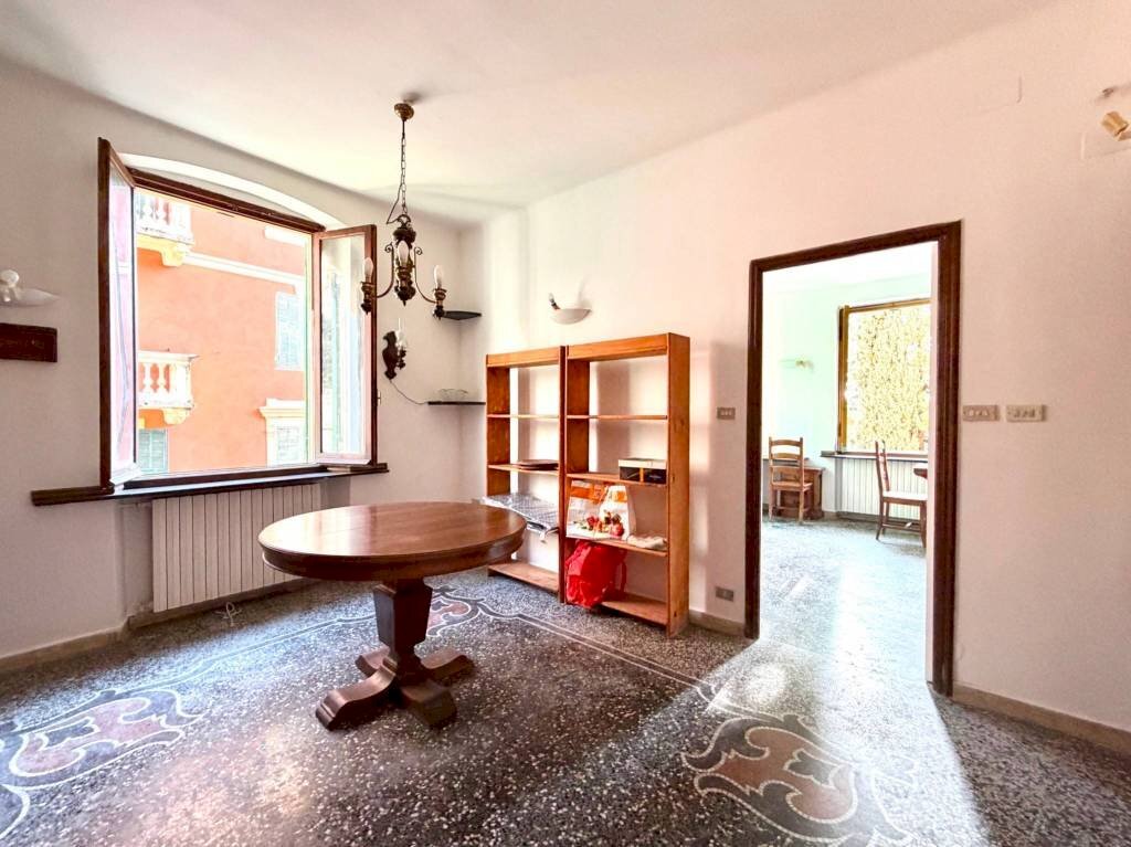 Salone - Trilocale via dei Reggio, Genova (zona Pegli) - foto 2