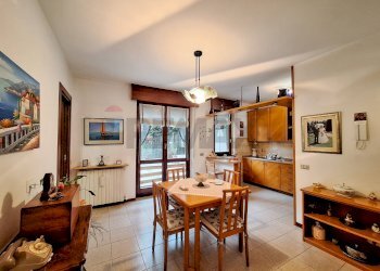 Sala da pranzo - Terraced Villa Via Trieste
 
45, Cassano Magnago - photo 2