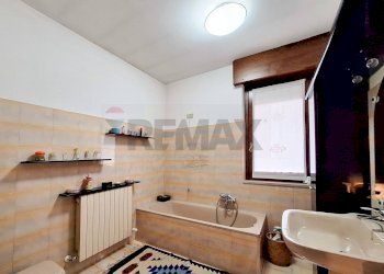 Bagno - Terraced Villa Via Trieste
 
45, Cassano Magnago - photo 16