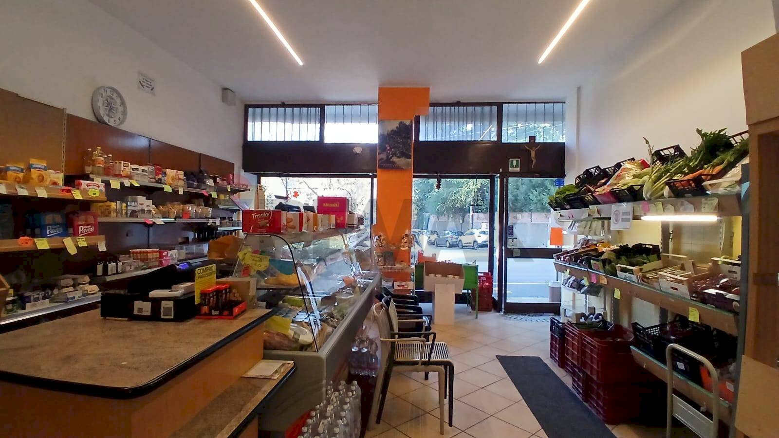 Dispensa di stoccaggio - Shop piazza madonnina
7, Solbiate Arno - photo 2