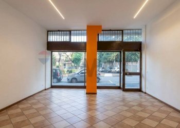 Stanza vuota - Shop piazza madonnina
7, Solbiate Arno - photo 3