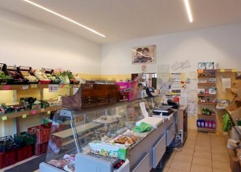 Dispensa di stoccaggio - Shop piazza madonnina
7, Solbiate Arno - photo 6