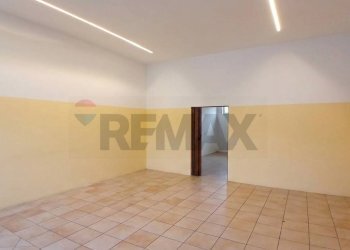 Stanza vuota - Shop piazza madonnina
7, Solbiate Arno - photo 7