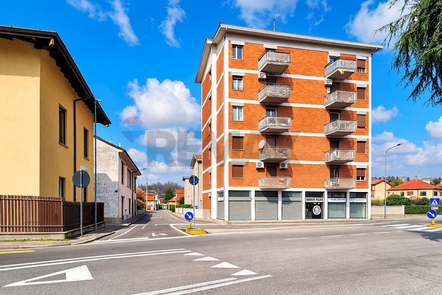 Edificio all\'aperto - Three-room apartment Via Statuto
 
41, Gallarate - photo 1