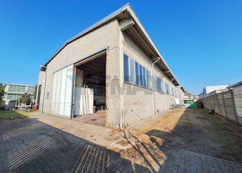 Casa all\'aperto - Capannone VIA SONDRIO, ANGOLO VIA VARESE, Solbiate Olona - foto 2