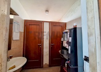 Bagno - Capannone VIA SONDRIO, ANGOLO VIA VARESE, Solbiate Olona - foto 11