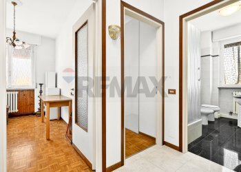 Hall / corridoio - Three-room apartment Via Tito Minniti
 
152, Cislago - photo 9