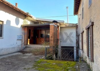 Casa all\'aperto - Locale Commerciale Vergiate - foto 1