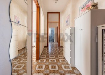 Hall / corridoio - Casa indipendente Via XXV Aprile
 
4, Albizzate - foto 14