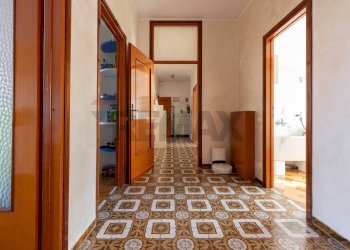 Hall / corridoio - Casa indipendente Via XXV Aprile
 
4, Albizzate - foto 15