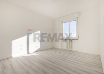 Stanza vuota - Two-room apartment VIA MAMELI
 
18, Magnago - photo 13